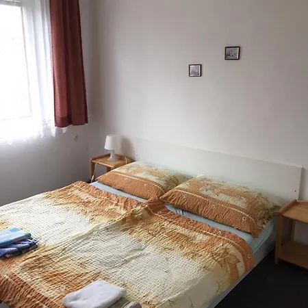 Apartman Nad Vltavou Apartamento *