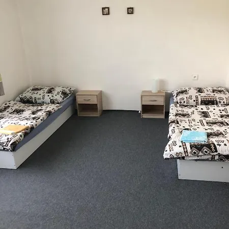 شقة Apartman Nad Vltavou *